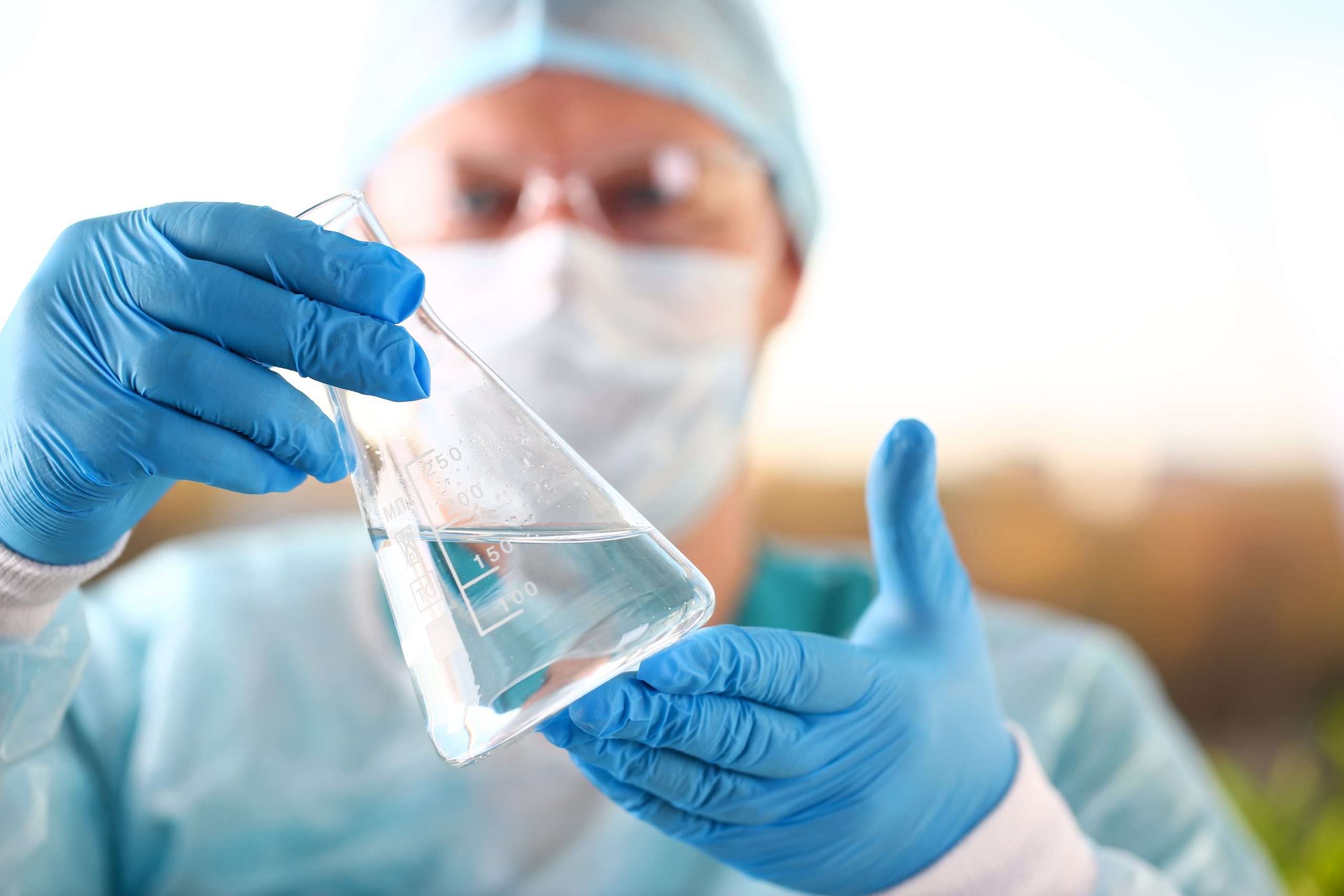 Análisis físico-químico de una muestra de agua en laboratorio
